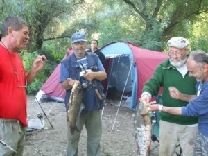 Vali Petrovici.jpg (109.56 KiB) Viewed 19855 times Nu mai stiu de unde am luat poza - sa fiu iertat si eu...